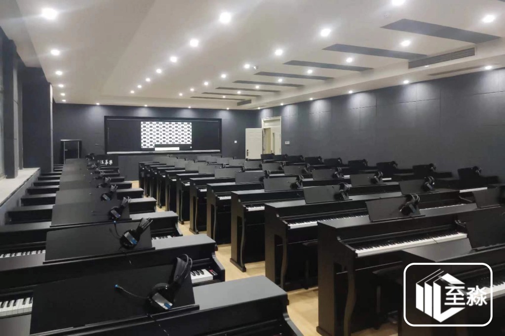 河南艺术职业技术学院-电钢琴教室 (3).jpg