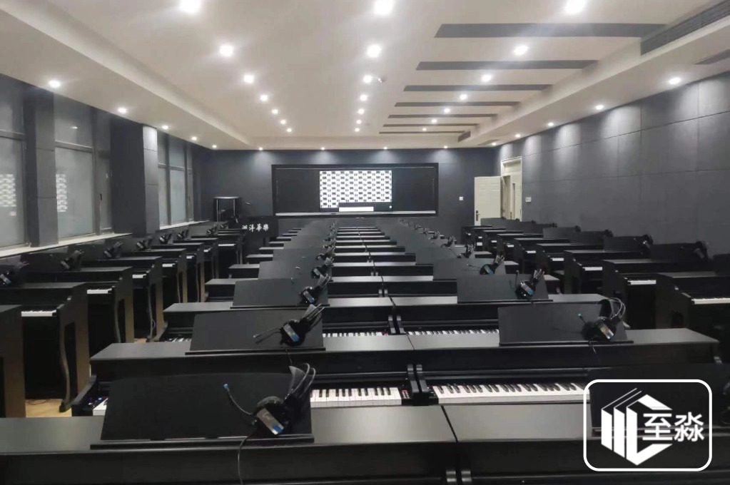 河南艺术职业技术学院-电钢琴教室 (5).jpg