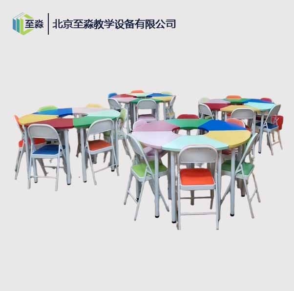 彩色团体活动桌（六色）_学校心理室团体辅导桌椅_小组研讨拼桌.jpg